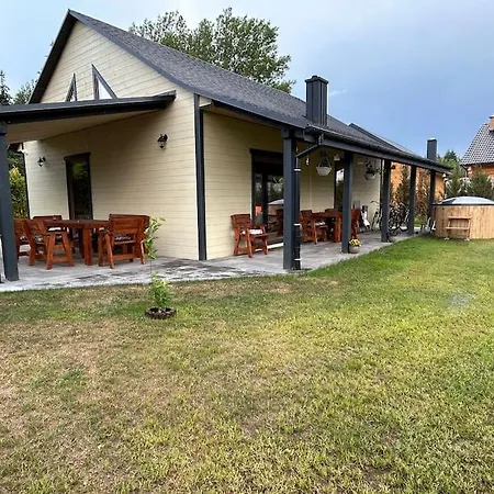 Сasa de vacaciones Mazury Przyjazny Dom W Leleszkach Z Goraca Balia *